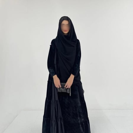 E81