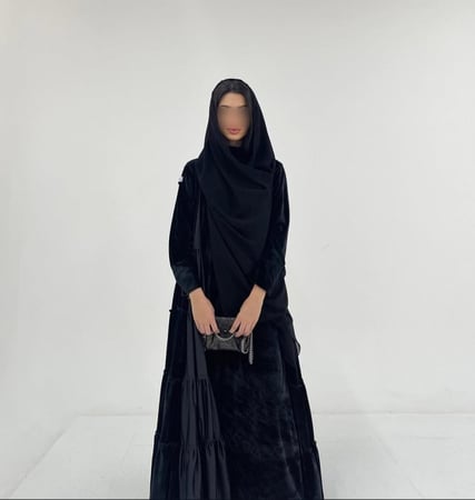 E81