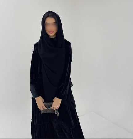E81