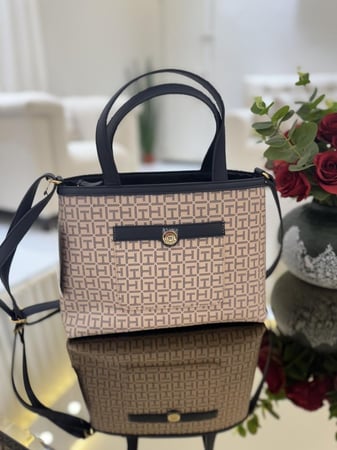 شنطه تومي المتوسطه