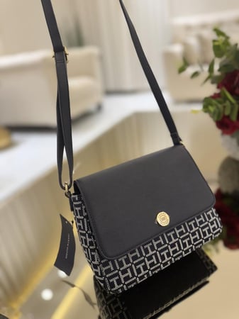 شنطه تومي يوميه اصلي