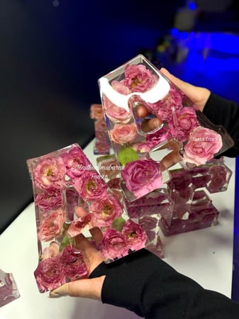 حفظ الورد الطبيعي داخل الريزن -حرف ريزن لون وردي غامق