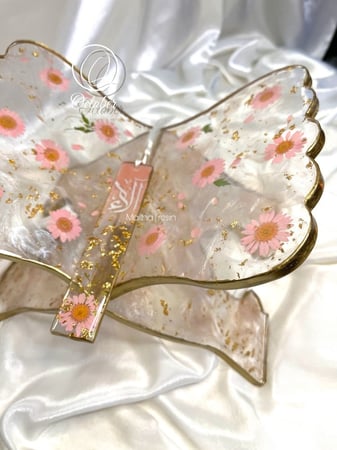 حامل مصحف ريزن شفاف - ورد طبيعي وردي