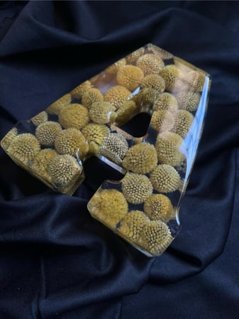 حفظ ورد طبيعي للذكرى داخل الريزن - حرف ريزن