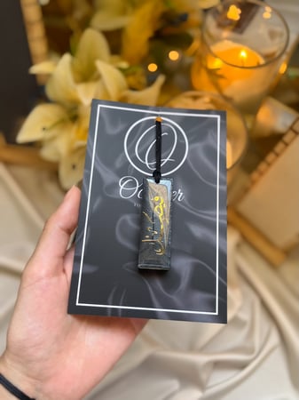 تعليقه ريزن للسيارة (red flower ) | لون رمادي