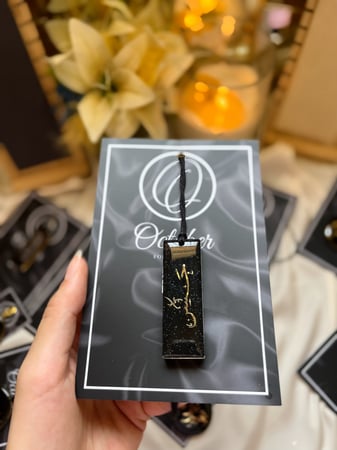 تعليقه ريزن للسيارة (red flower ) | لون اسود