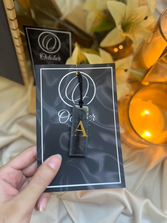 تعليقه ريزن للسيارة (red flower ) | لون رمادي