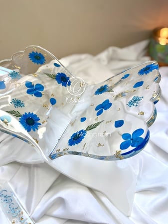 حامل مصحف ريزن بالورد بتصميم مختلف وبسيط