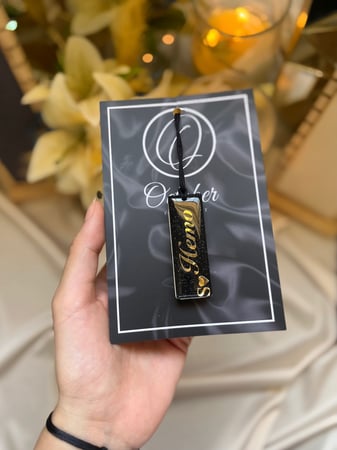 تعليقه ريزن للسيارة (red flower ) | لون اسود