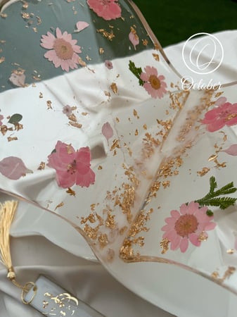 حامل مصحف ريزن - بورد الاقحوان الطبيعي لون وردي