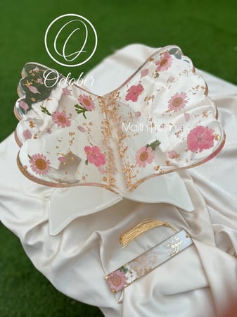 حامل مصحف ريزن - بورد الاقحوان الطبيعي لون وردي