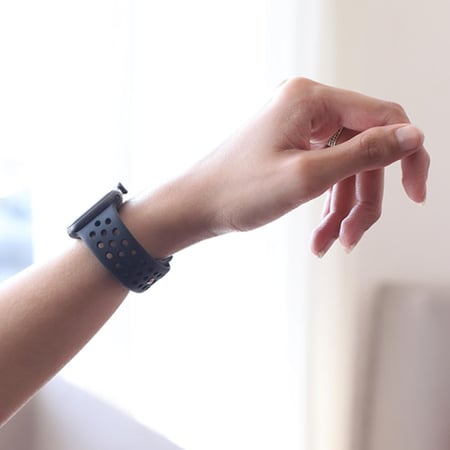 سوار ساعة ابل سيلكون اسود مقاس 38/40 من نيتزي