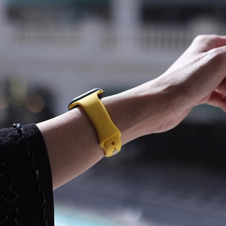 سوار ساعة ابل سيلكون أصفر مقاس 38/40 من نيتزي