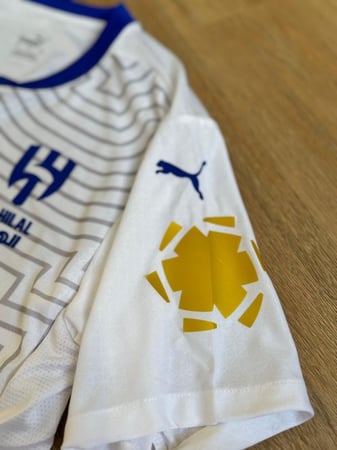 تيشيرت الهلال فئة اللاعبين ابيض 2025