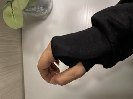 بلوفر النصر المضيء