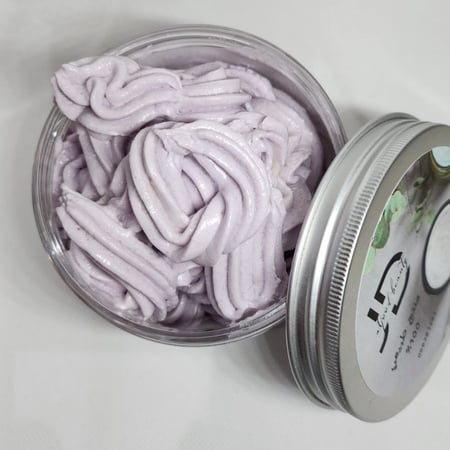 زبدة الجسم باللافندر