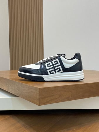 Givenchy Sneakers
