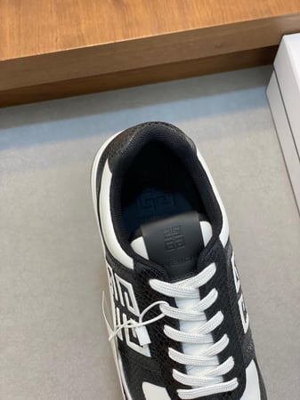 Givenchy Sneakers