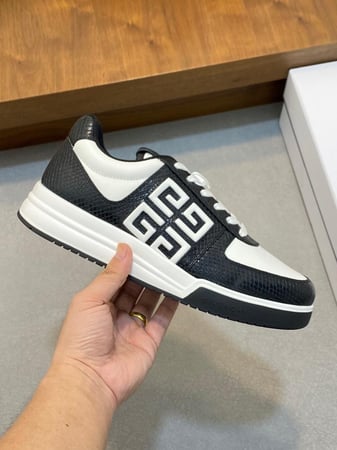 Givenchy Sneakers