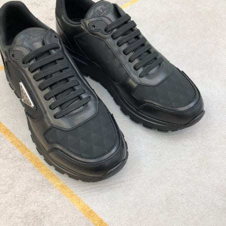 برادا كلاودبست ثندر (Prada Cloudbust Thunder)