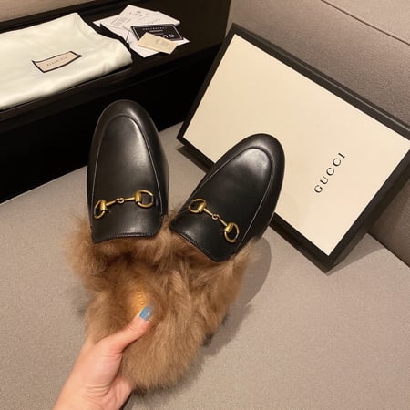 GG classic fur slippers
