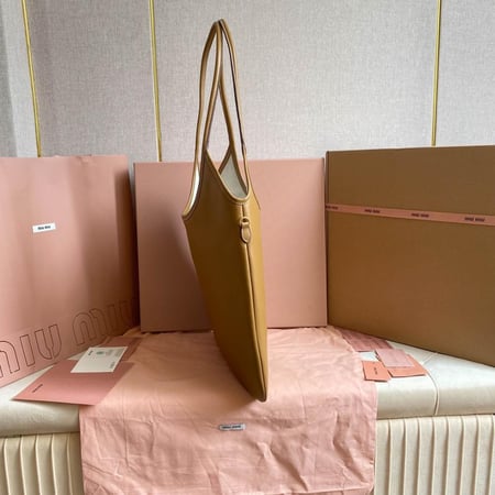 Miu lvy bag 35cm