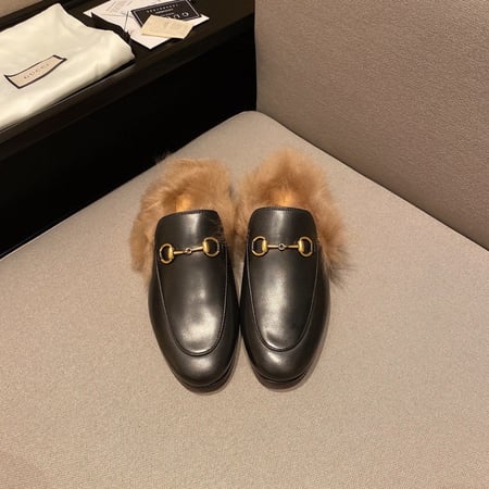 GG classic fur slippers
