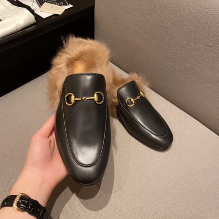 GG classic fur slippers