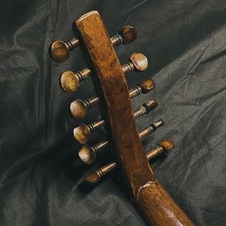 عود زرياب موديل 0 تصميم شامي مع مسطرة لمنع تحفر الرقبة