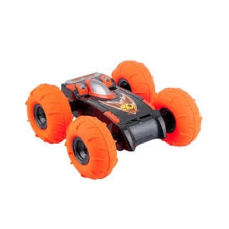 سيارة يتم التحكم فيها عن بعد مع ملحقات إضافية