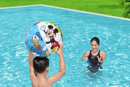 كرة شاطئ برسومات ملونة لشخصيات ديزني الكرتونية — Bestway Mickey & Friends Beach Ball