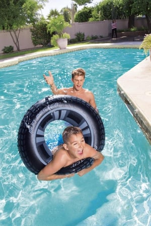 طوق السباحة "مد ماستر" بتصميم إطار سيارة من بست واي — Bestway Mud Master Swim Tube