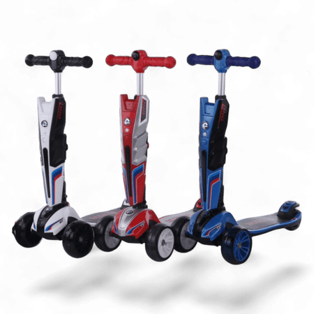 سكوتير مع قناع وسيف مضيء للأطفال