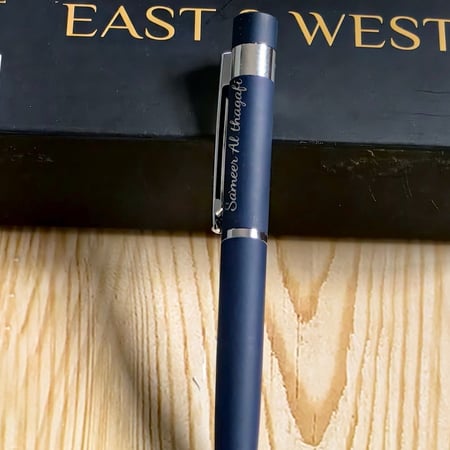 قلم مخمل كحلي  - متجر ايست اند ويست للهدايا