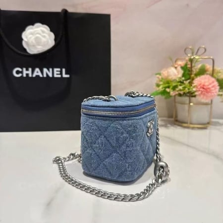 شنطة شانيل Chanel Mini Vanity Bag