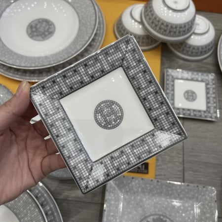 طقم سفره ارميز 41 قطعة  Hermes Set of Forty-One Mosaique au 24 Platinum Table Service