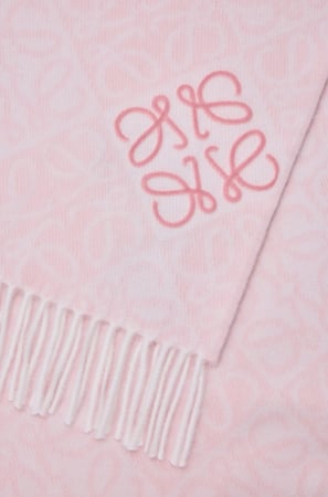وشاح لويفي Anagram scarf in wool and cashmere