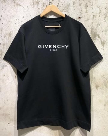 تيشيرت جيفنشي اسود