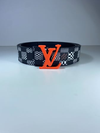 حزام لويس فيتون لون أسود بشعار برتقالي