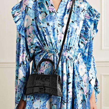 شنطة بالنسياقا لون اسود كامل