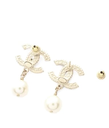 حلق شانيل Chanel