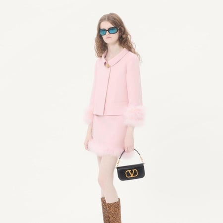 شنطة فالنتينو VALENTINO GARAVANI LOCÒ MICRO BAG IN CALFSKIN LEATHER WITH CHAIN