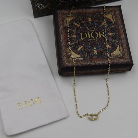 سلسال ديور ذهبي