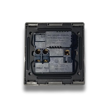 فيش ثلاثي مع مدخل usb ومدخل type c