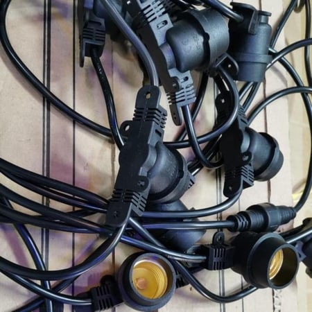 بكج الانارة عقد لمبات 10متر مع عشرة لمبات 5 واط ليد