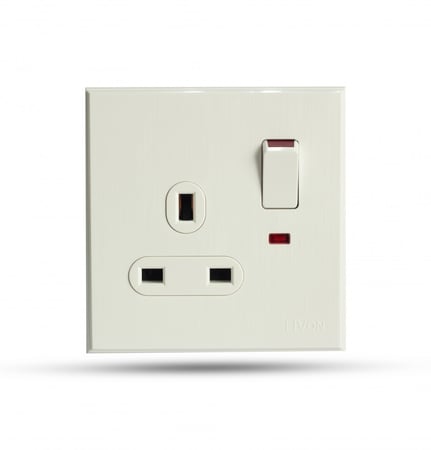 فيش مع مفتاح ولمبة بيانو