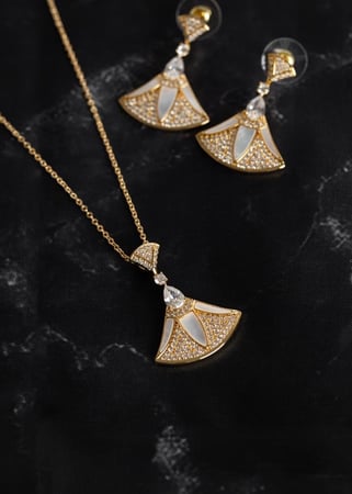 طقم سلسال + حلق بولغاري ديزاين ماركة Elegance Lovers