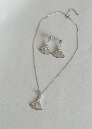 طقم سلسال + حلق بولغاري ديزاين ماركة Elegance Lovers