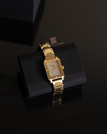 ساعة نسائية ماركة دكني NY6689