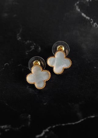 حلق فان كليف ديزاين صدف ماركة Elegance Lovers
